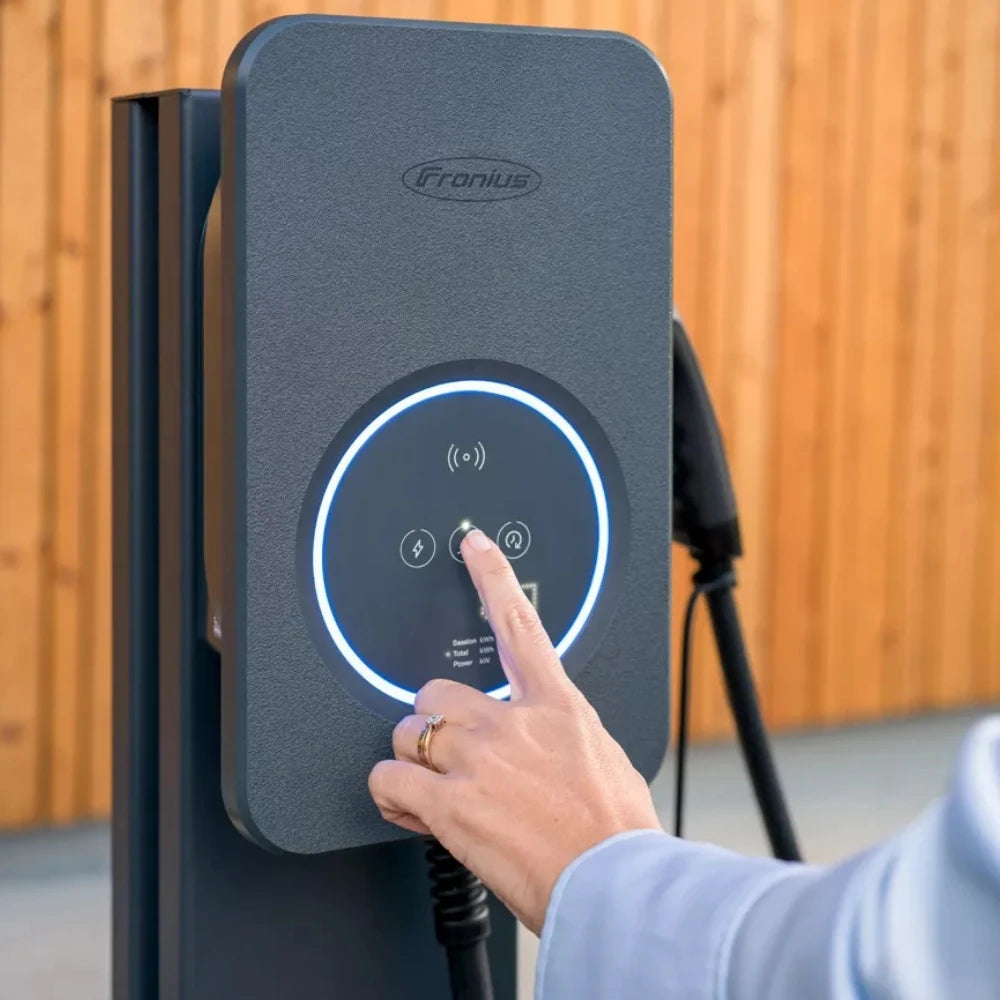 Fronius Wattpilot Flex Pro 11 EV töltő (antracit, 6m Type2 kábel)