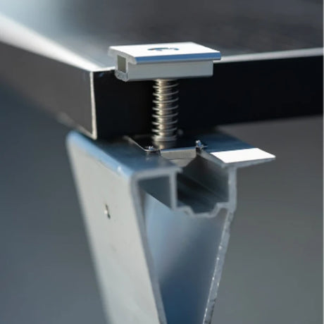 Mountkit FLAT10 köztes leszorító földelőlapkával (50 db)